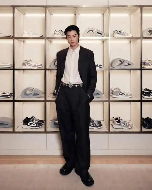 车银优haerin合照