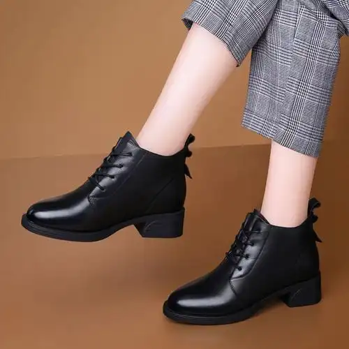 女士高帮皮鞋短靴