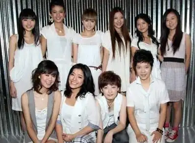 潭微微七名:孙艺心八名:艾蒙蒙九名:双胞态十名:张亚飞2011超级女声前