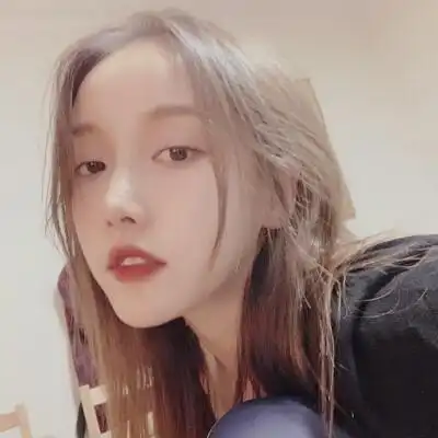 姜贞羽滤镜头像拿图点赞