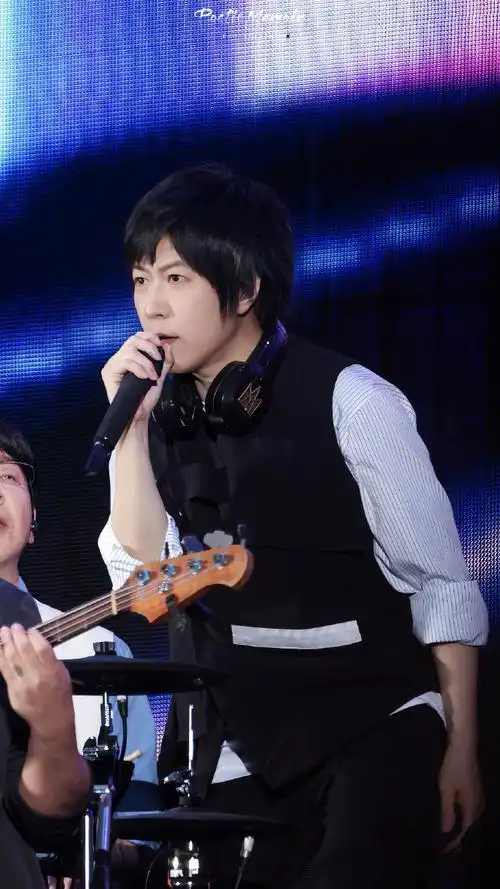 阿信超话五月天超话    「5525回到那一天|北京」    宝宝你是一只