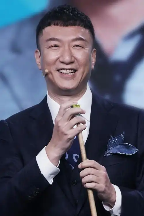 孙红雷晒特效照片,麋鹿妆太少女,粉丝喊话:红雷哥好吓人