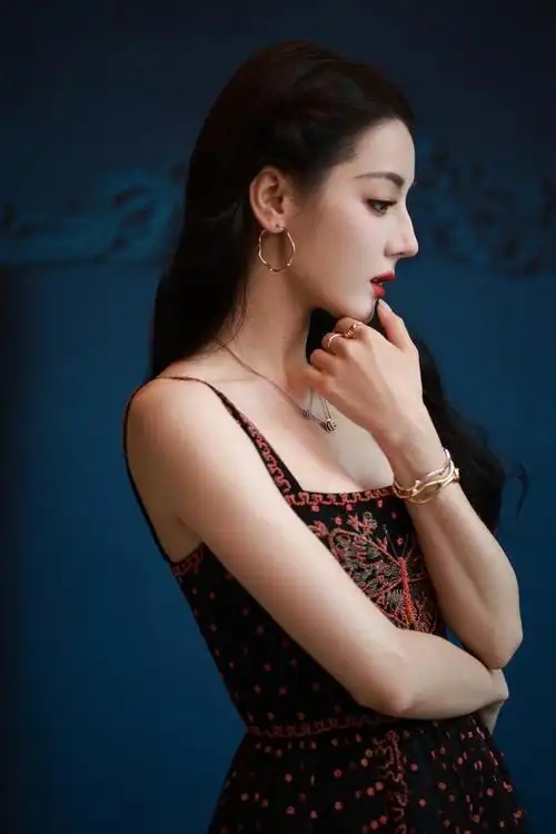 迪丽热巴今天的造型好美啊,美丽就是热巴的常态