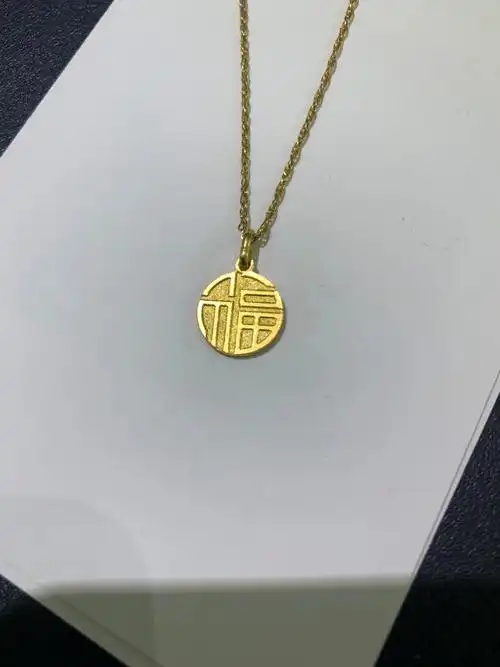 周大福福牌项链