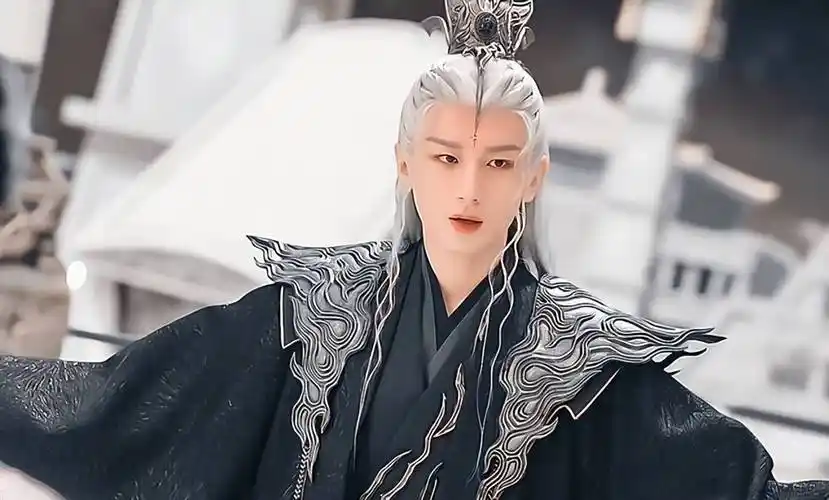 古装男神任嘉伦成毅新造型一个比一个姨化让人堪忧_男人_风格_变化