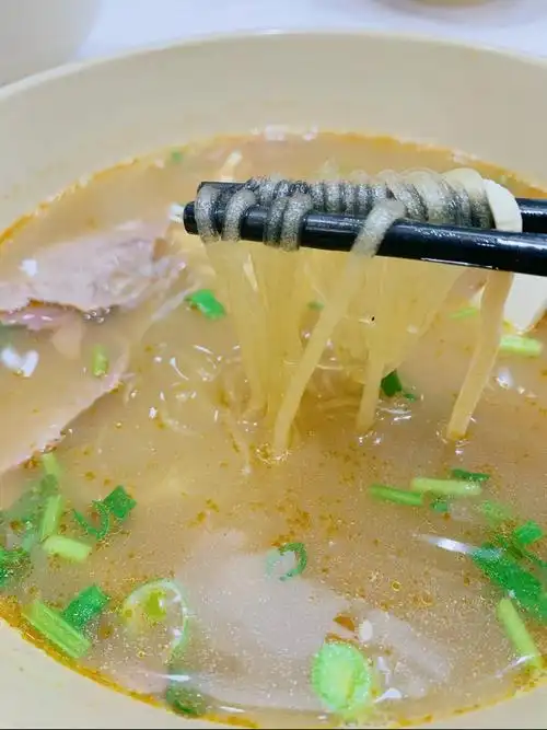 冬季里来碗热呼呼的牛肉粉丝汤吧
