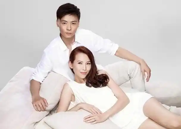 回顾蔡少芬嫁重庆小丈夫婚后连生三胎如今一家五口其乐融融