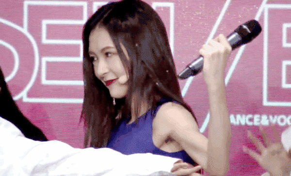 高个萝莉,东北甜妹,纤瘦肌肉……张语格身上真是充满了反差萌~露手臂