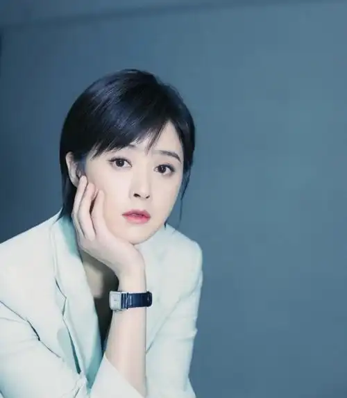 38岁的蒋欣,戏红人不红的背后,是心直口快还是情商太低?_腾讯新闻