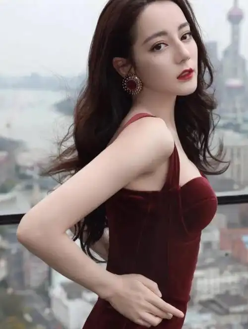 迪丽热巴晚礼服照片迪丽热巴惊艳众人的礼服合集