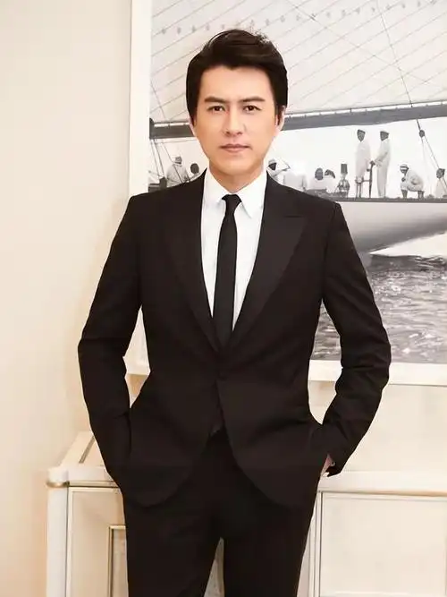 靳东再次回应中老年粉丝被骗!大赞上海警方,怒斥平台监管不力!|演员|