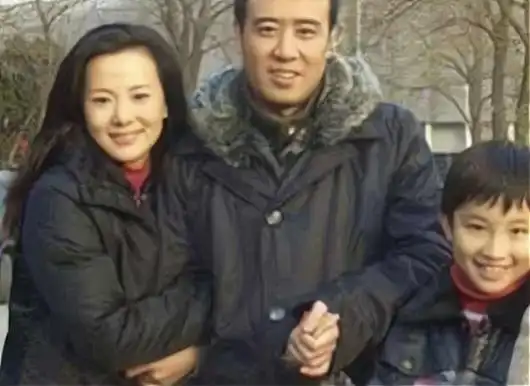 被姐姐喂大的于和伟为何在姐姐去世时没流一滴眼泪