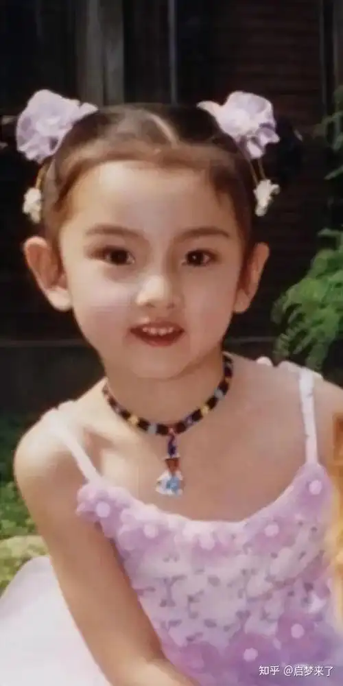 吴奇隆可爱,苏有朋呆萌,林更新搞笑,赵丽颖要哭,刘诗诗从小气质好!