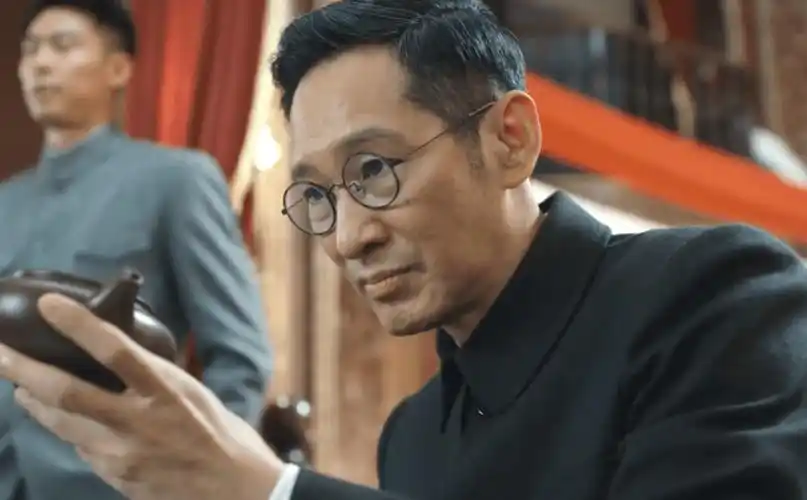 "老戏骨"王劲松,也在烂剧中弯下了脊梁_影视天地_舞儿网