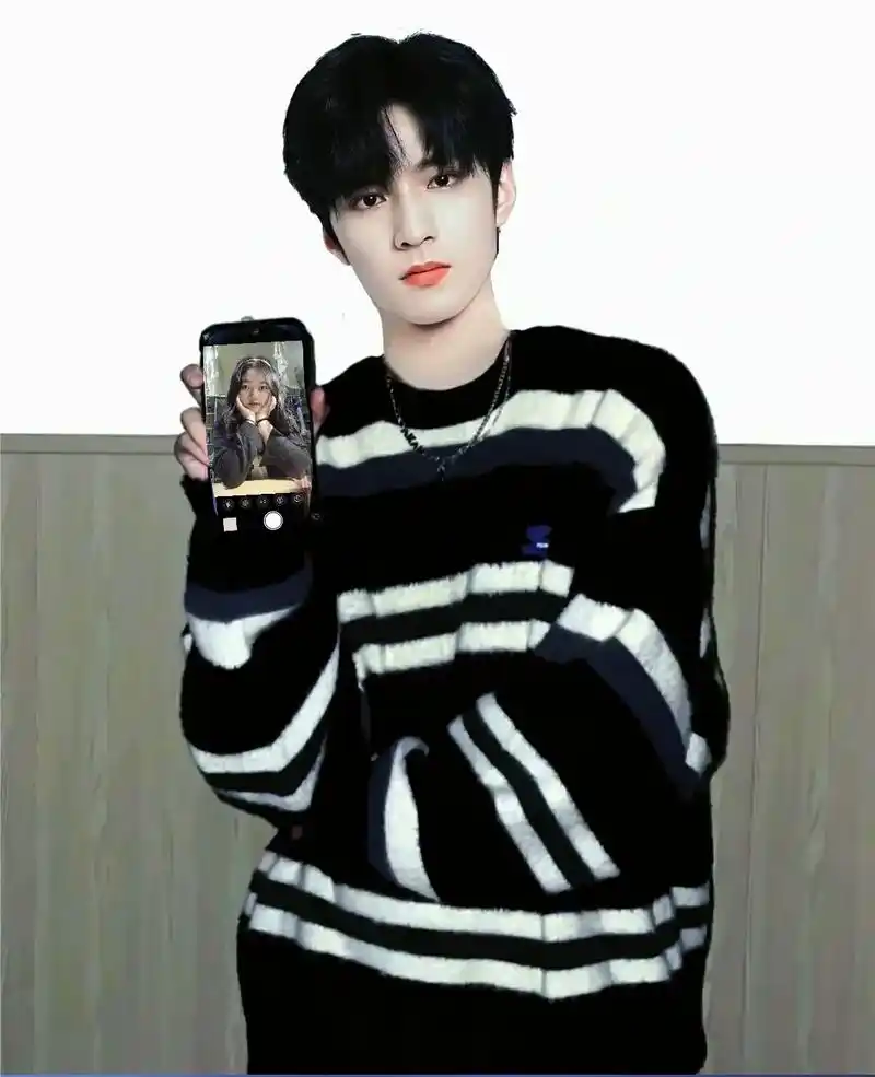 刘耀文#把照片p在手机上@缺氧. @我 - 抖音