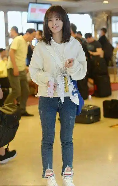 身高159的鞠婧祎撞上162的吴昕差距太明显网友有人虚报身高