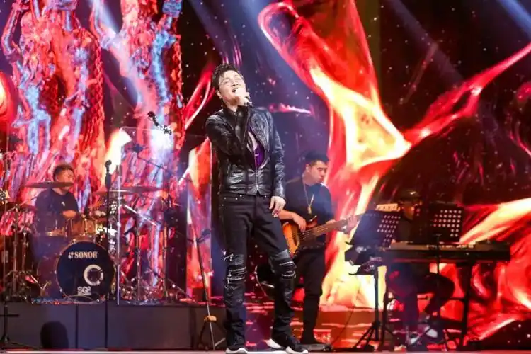 楠得见面在抖音随孙楠来一场穿梭虚拟与现实的演唱会0202幕后