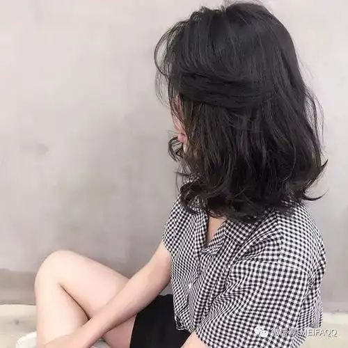 不用打理的卷发今年最流行