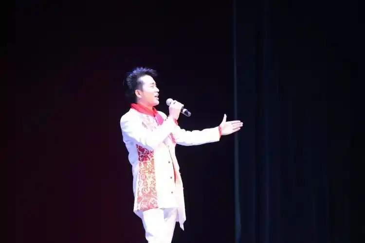 我区举办庆祝改革开放四十周年陕北文艺展演