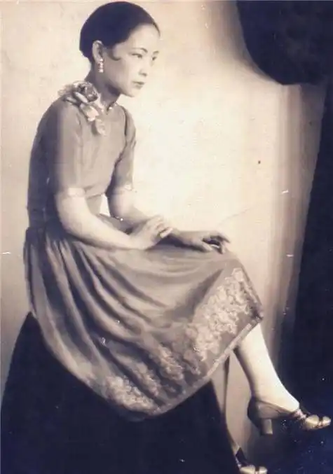 她是上海滩绝色美女,容貌不输陆小曼,却甘愿嫁给穷小子当少奶奶