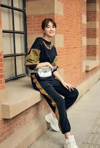 乔欣面临解约,她与经纪人将何去何从