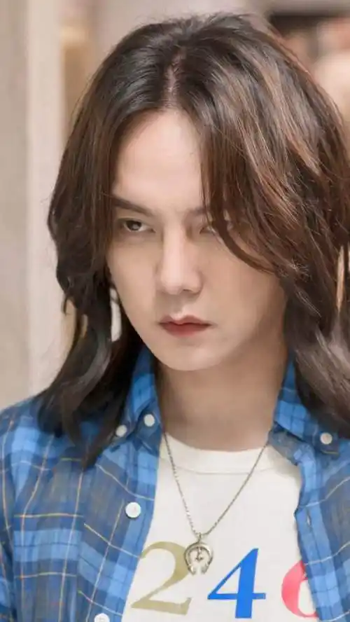 尹正发微博分享被别人夸赞67得67快乐,结果却被网友猜测了一下午