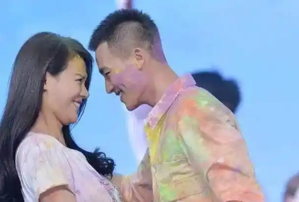 凤凰男欧豪,从海清的神到百亿票房,竟是马思纯高攀了