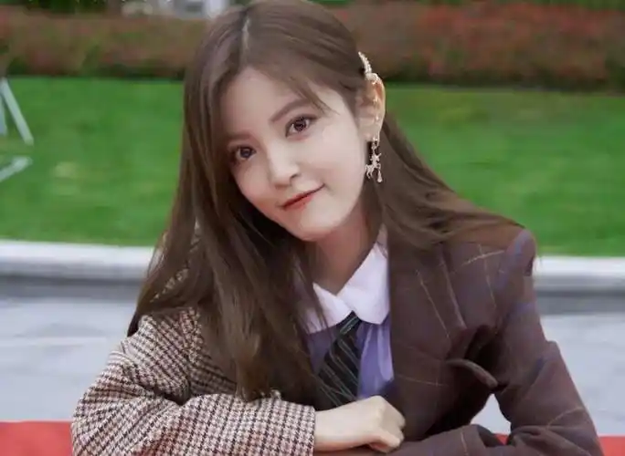 周六播出演员朱丹妮愿所有青春都被温柔相待上集