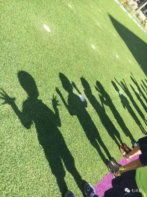 快乐的瞬间-童年的影子