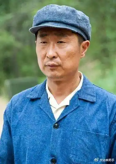 他是国家一级演员,与妻子挤在30平米婚房,儿子去世是他一生的痛