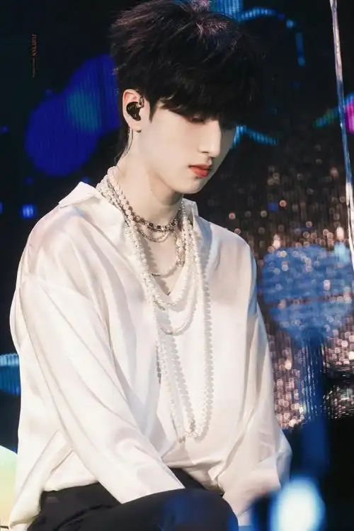 凝聚v力量##说给严浩翔的晚安心语