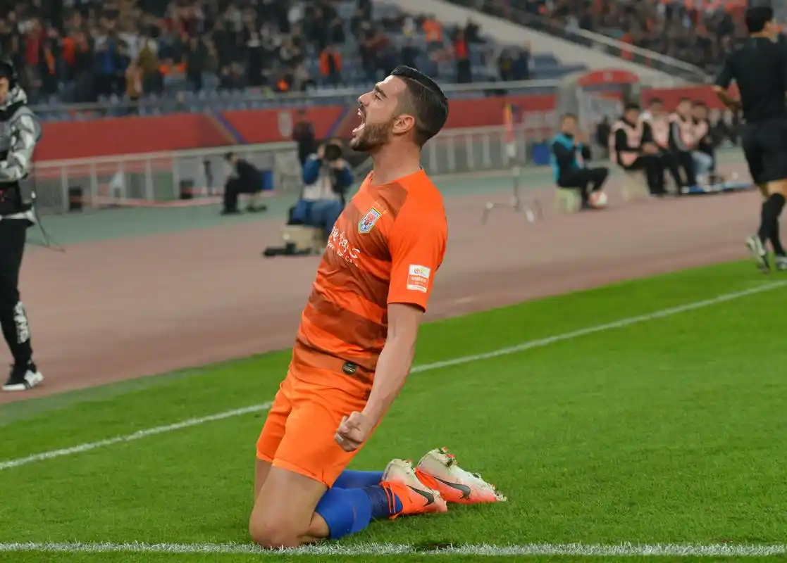 中超-佩莱戴帽王大雷扑点 鲁能3-0卓尔止连败升第5_网易