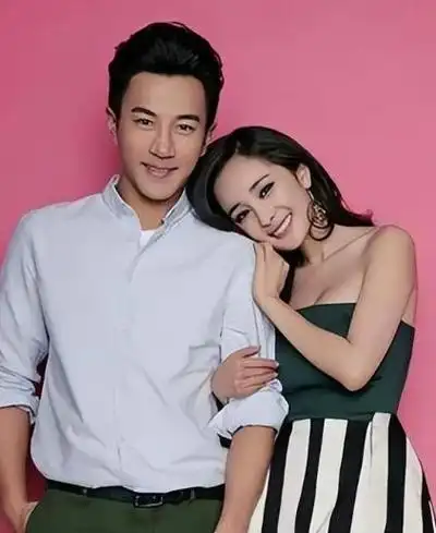 近日,有网友发布了一条微博称杨幂花5亿买断抚养权被拒的消息.