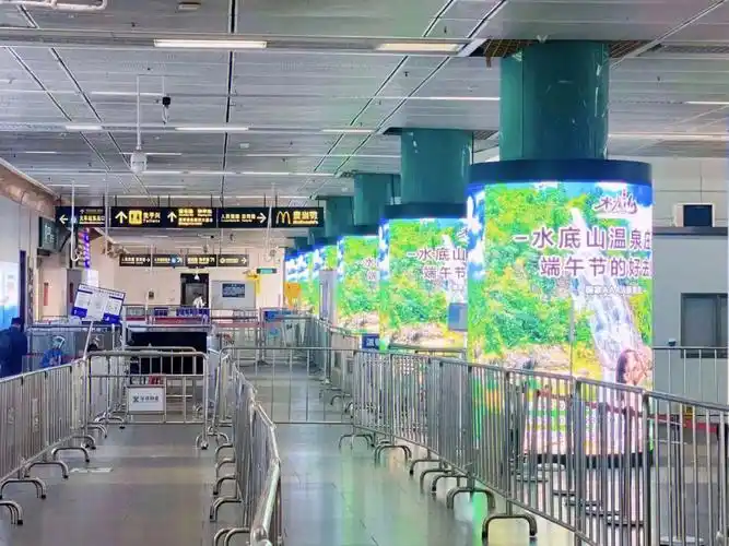 水底山温泉酒店深圳地铁的端午广告好惊艳