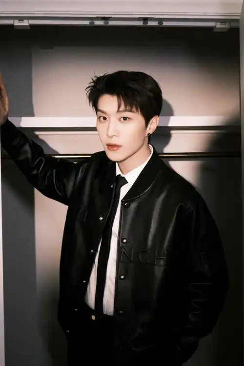 范丞丞超话#腾讯视频星光大赏#用潮流和时尚装点星光之夜,@范丞丞adam