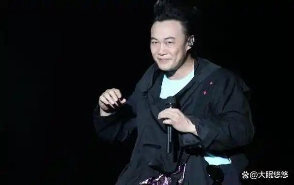 近日,演员孙俪带着一双儿女去看了陈奕迅的演唱会,并激动地晒出了照片