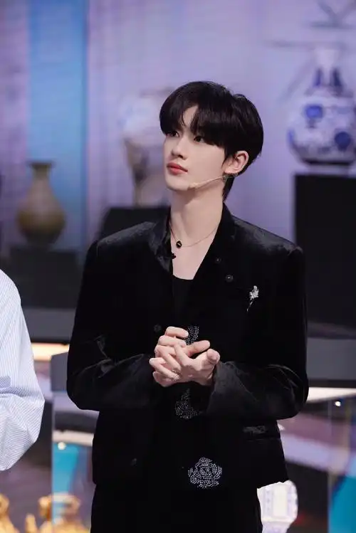 丁程鑫钻石玫瑰外套##你好星期六