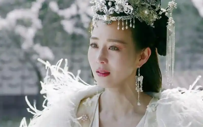 张钧甯绝美银容为了救这个负心汉变成了丑陋的老太婆,你们人啊,究竟