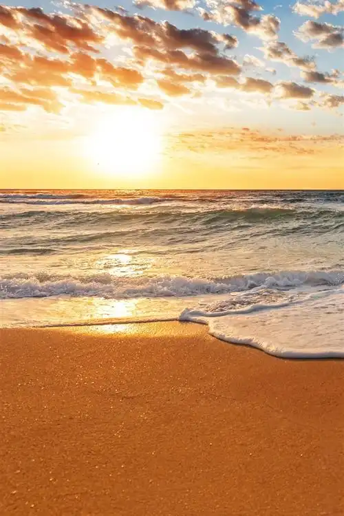 夕阳海滩,沙滩,波浪,云彩,天空 iphone 壁纸