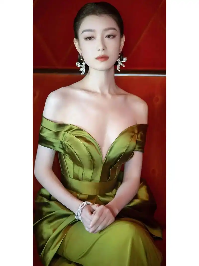 美女壁纸第215期—倪妮