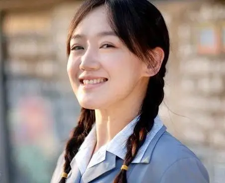 薛佳凝《大镇反》突破形象 出演左派包身工(图)