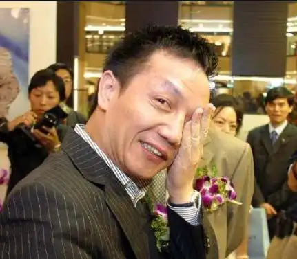 六大主持人齐捧场周正毅的生日party超过东方卫视春晚