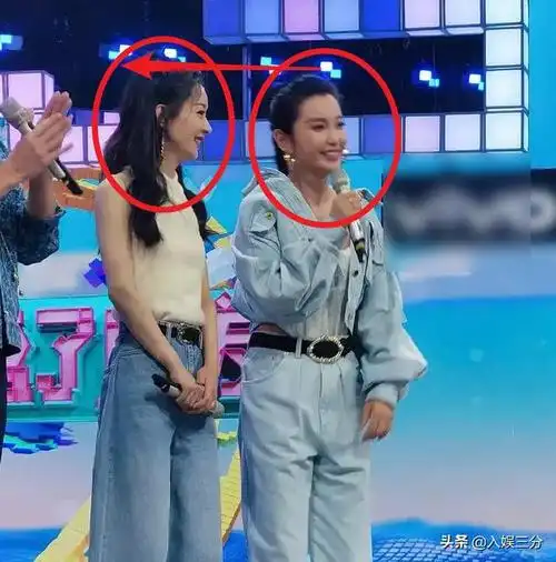 165cm赵丽颖和166cm李冰冰合体脱下鞋同框时这差距我却看愣了