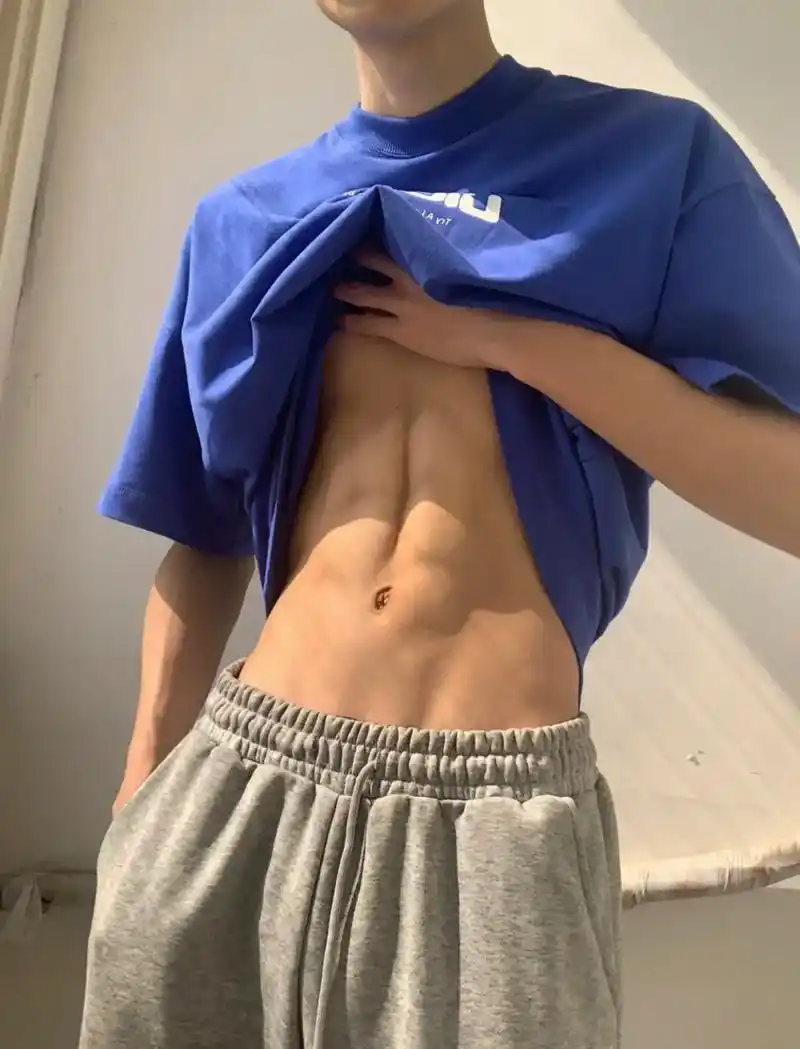 腹肌四选一 谁是最让你心动那一个#185大帅哥 #腹肌 #腹 - 抖音