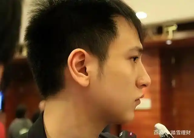 汤臣一品公子汤珈铖含金汤匙出生15岁横行股市21岁百亿身家