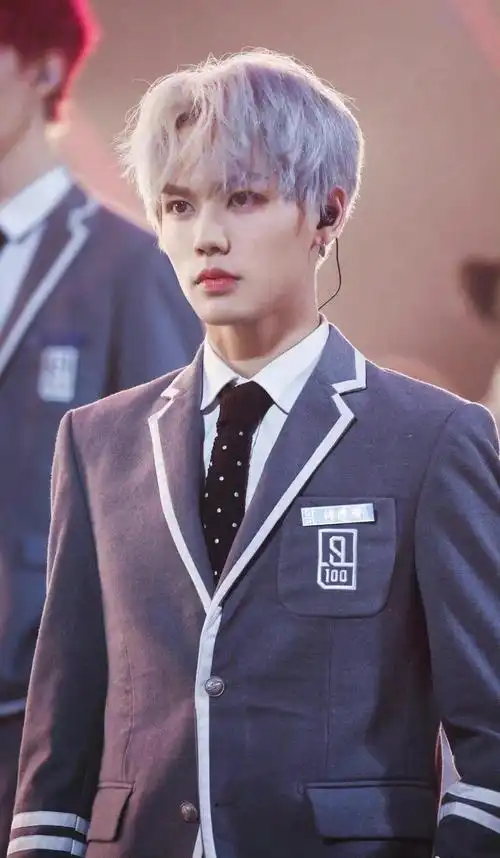 林彦俊银发造型小合集~ 精致的五官 银发造型