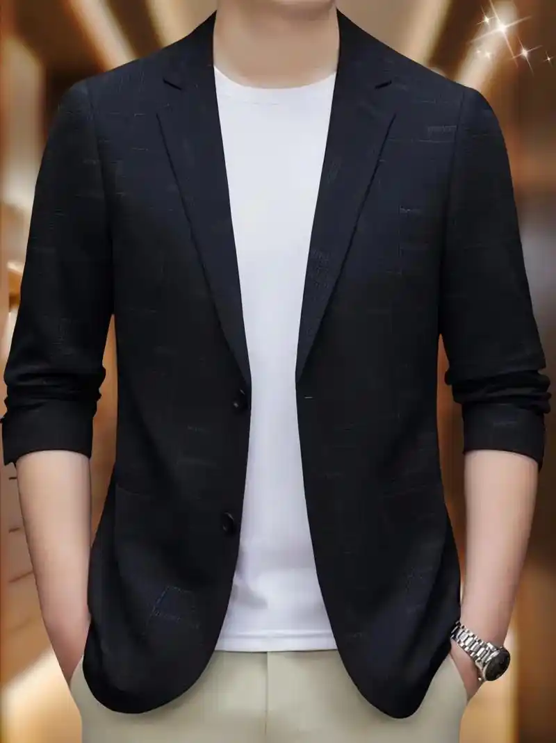 帅哥男神们今天给大家推荐一款 简单时尚大方的西装, 买一件西装外套