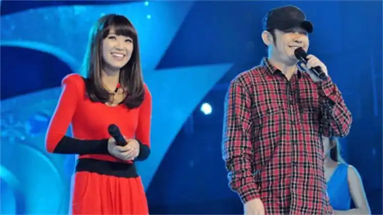 云朵刀郎罕见同台,一首《爱是你我》,尽显刀郎爱徒心切!