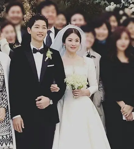 太甜了,宋仲基和宋慧乔婚礼一举一动都是爱