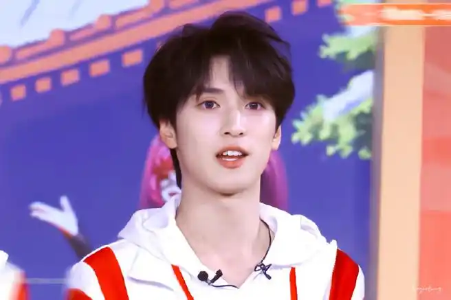 小宝眼睛亮晶晶78    @时代少年团-严浩翔  #严浩翔四杀